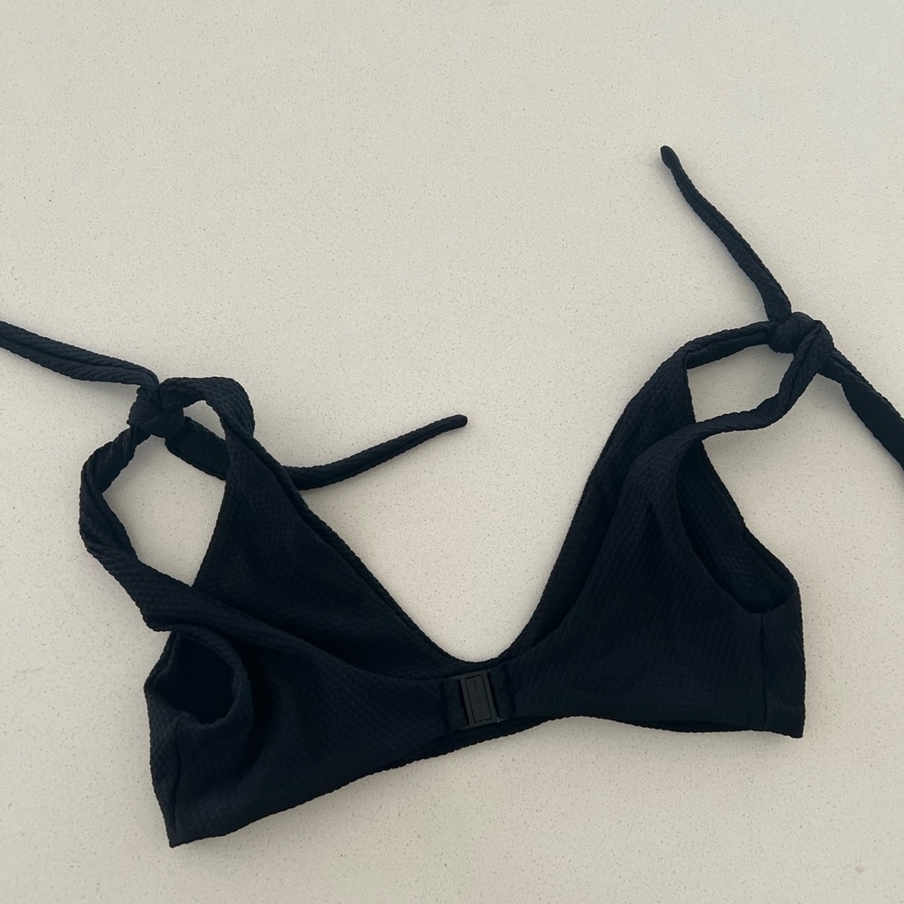 Wanderlust Black Women's Tie-Shoulder bikini top
